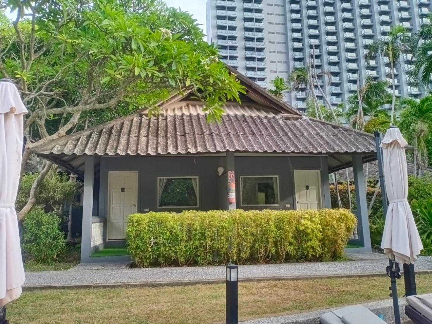 Let'S Hyde Pattaya Resort & Villas - Pool Cabanas מראה חיצוני תמונה